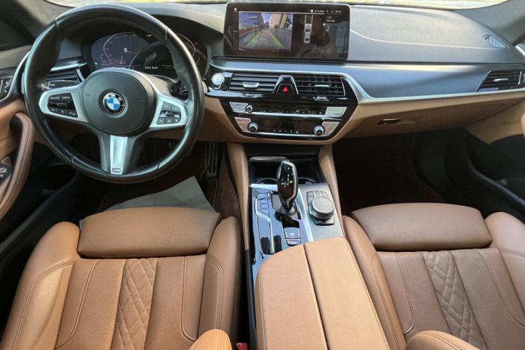 Used BMW 5 Series 2020 525i M Sport Package Interior 10