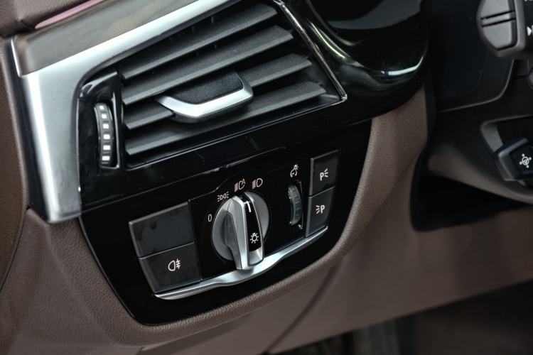 Used BMW 5 Series 2020 530Li Luxury Edition Premium Package Interior 12