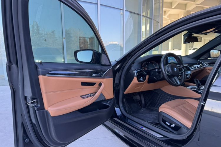 Used BMW 5 Series 2020 530Li Luxury Edition M Sport Package Interior 2