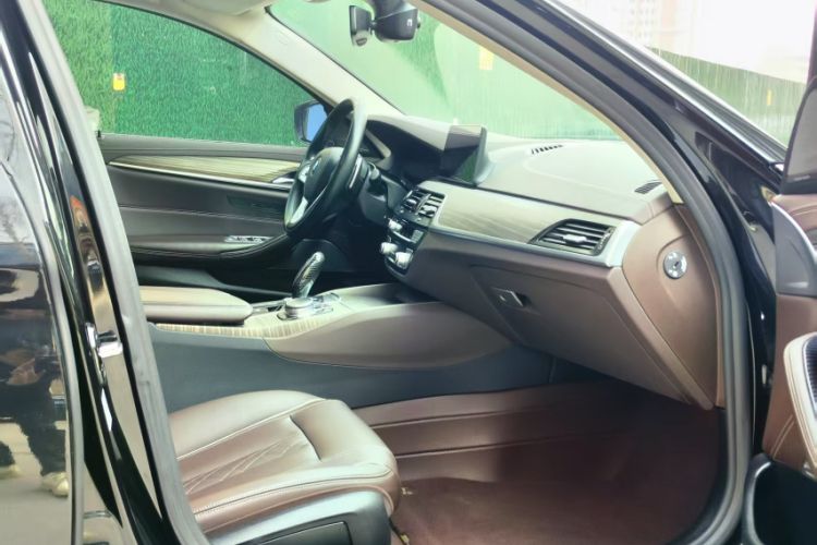 Used BMW 5 Series 2020 530Li Leading Edition Luxury Package Interior 2