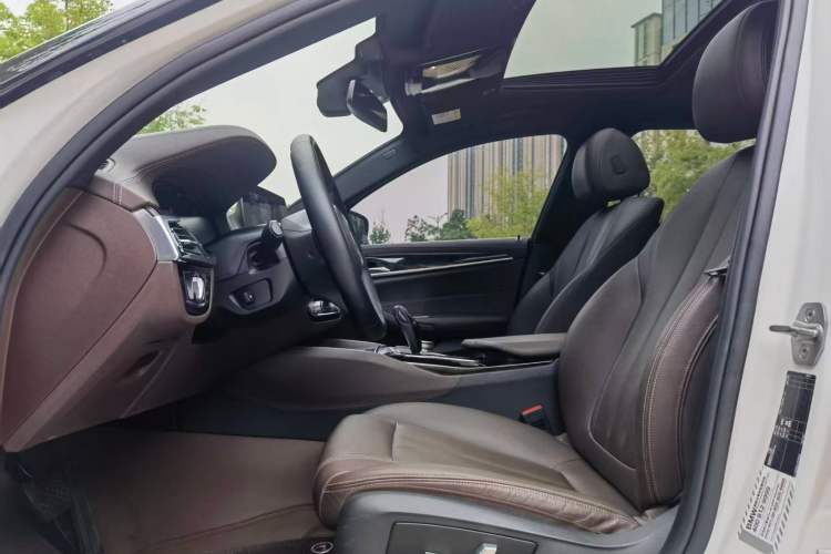 Used BMW 5 Series 2020 525Li M Sport Package Interior 2