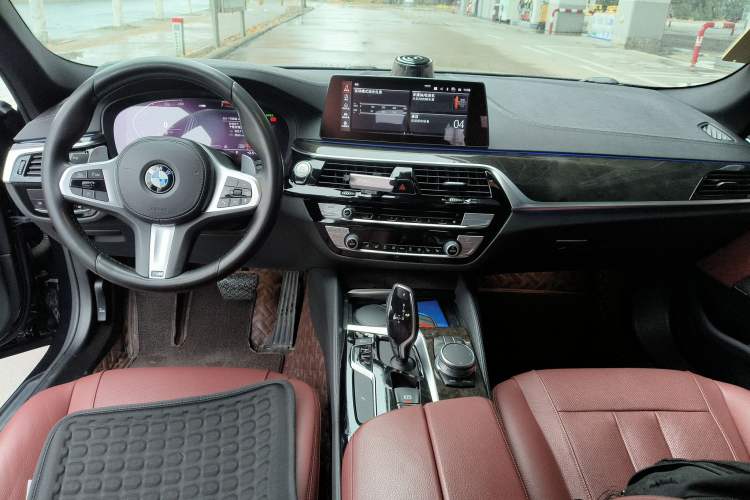Used BMW 5 Series 2020 530Li Leading Model M Sport Package Interior 2