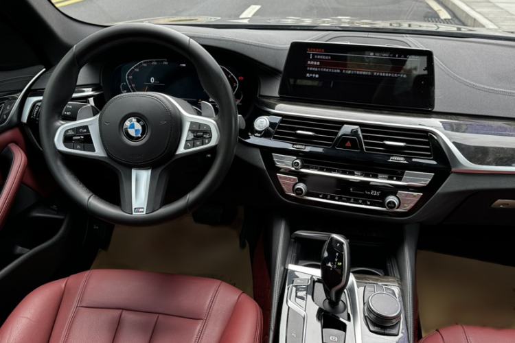 Used BMW 5 Series 2020 530Li Leading Model M Sport Package Interior 3