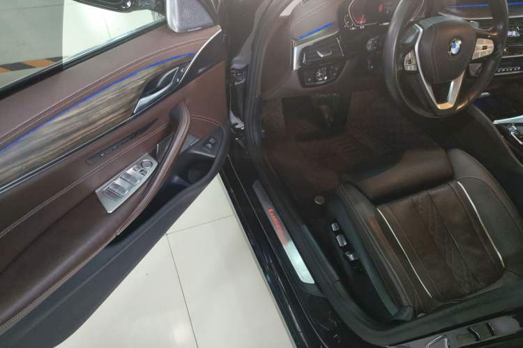 Used BMW 5 Series 2020 530Li Executive Luxury Package Interior 3