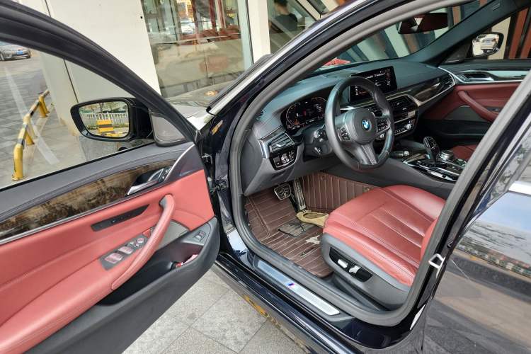 Used BMW 5 Series 2020 530Li Luxury Edition M Sport Package Interior 3