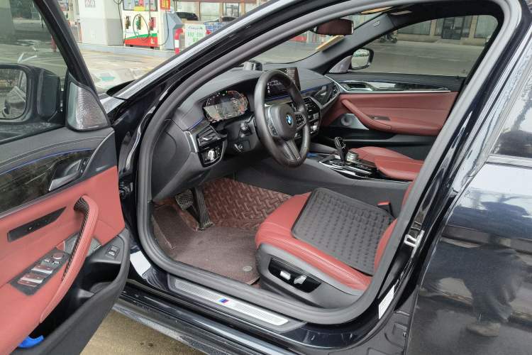 Used BMW 5 Series 2020 530Li Leading Model M Sport Package Interior 3