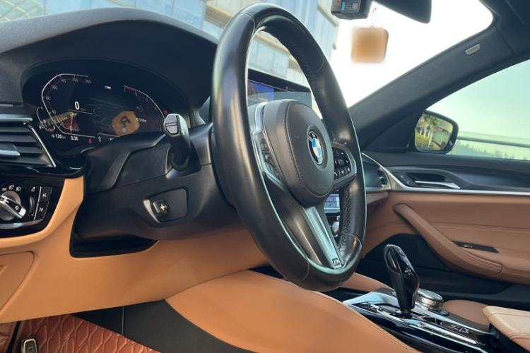 Used BMW 5 Series 2020 525i M Sport Package Interior 3