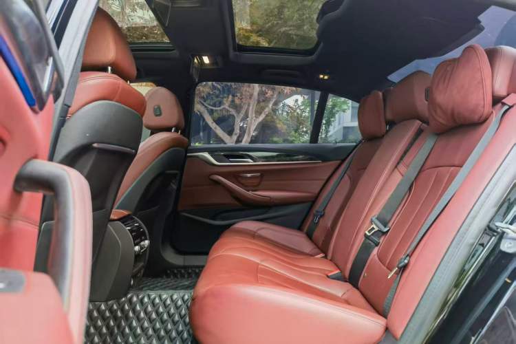 Used BMW 5 Series 2020 530Li Leading Model M Sport Package Interior 3