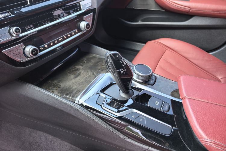 Used BMW 5 Series 2020 530Li Luxury Edition M Sport Package Interior 3