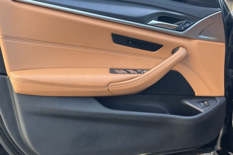 Used BMW 5 Series 2020 525i M Sport Package Interior 4