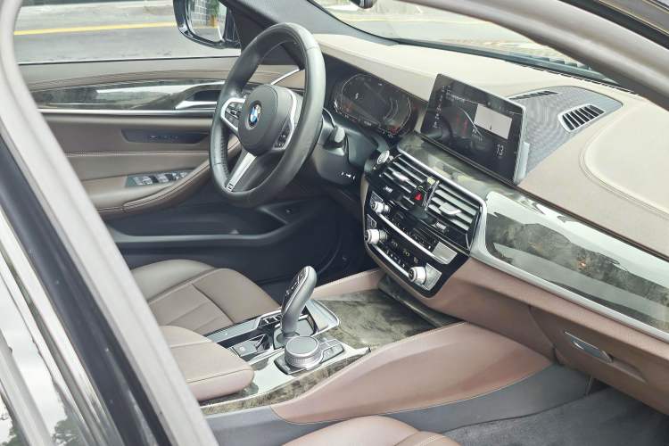 Used BMW 5 Series 2020 525Li M Sport Package Interior 4