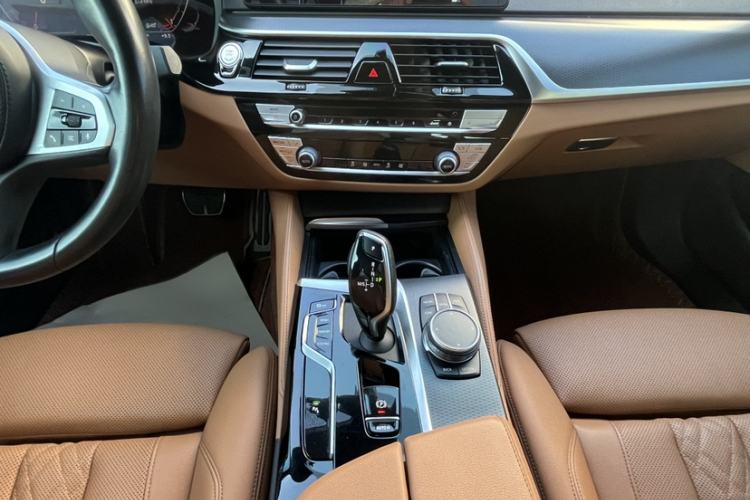 Used BMW 5 Series 2020 525i M Sport Package Interior 5
