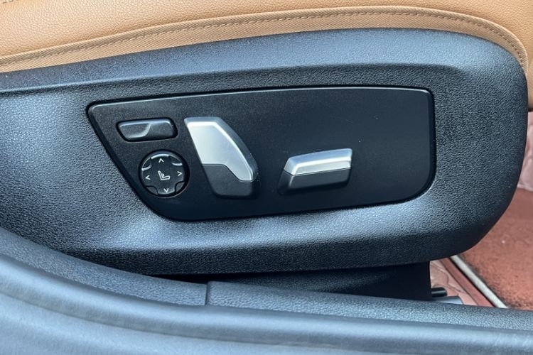 Used BMW 5 Series 2020 525i M Sport Package Interior 6