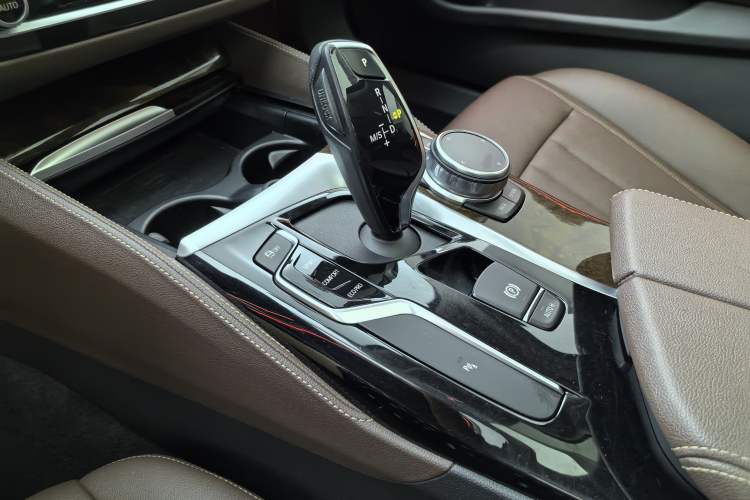 Used BMW 5 Series 2020 525Li Luxury Package Interior 6