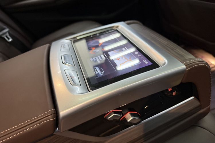 Used BMW 5 Series 2020 530Li Luxury Edition Premium Package Interior 8