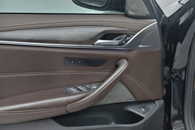 Used BMW 5 Series 2020 530Li Luxury Edition Premium Package Interior 8