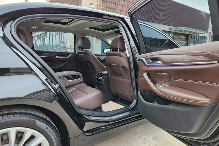 Used BMW 5 Series 2020 530Li Leading Edition Luxury Package Interior 9