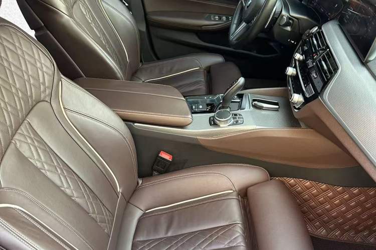 Used BMW 5 Series 2020 540i Sport Line M Sport Package Interior 9
