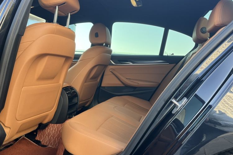 Used BMW 5 Series 2020 525i M Sport Package Interior 9