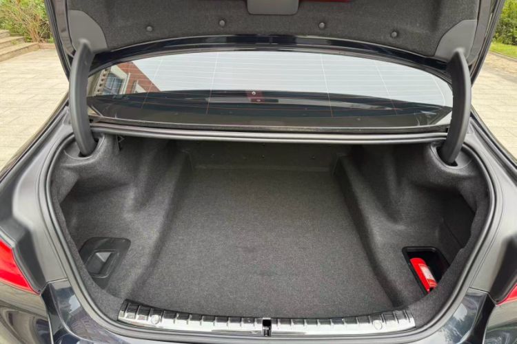 Used BMW 5 Series 2020 530Li Luxury Edition M Sport Package Interior 9
