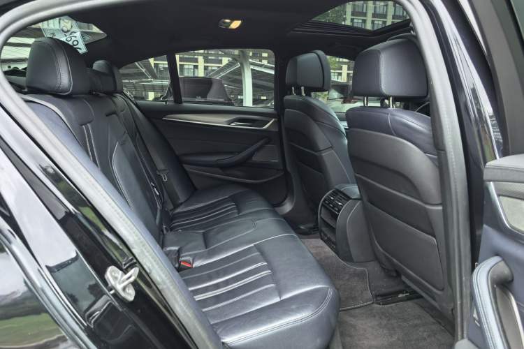 Used BMW 5 Series 2020 530i Sport Line M Sport Package Interior 9