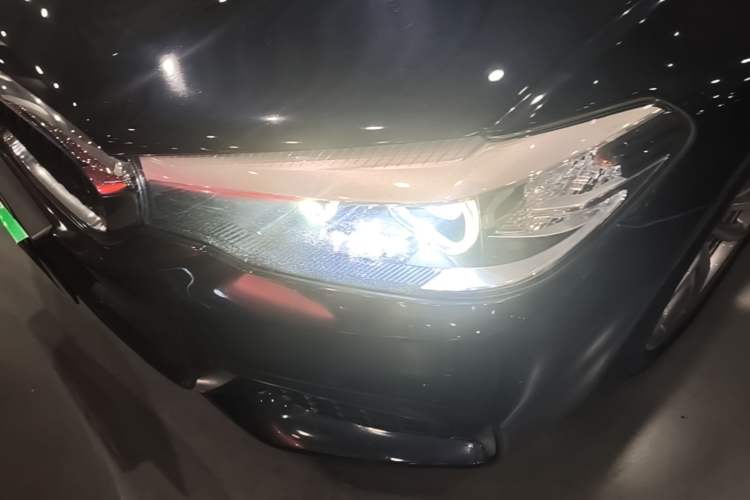 Used BMW 5 Series 2020 525Li M Sport Package Left Front Headlight