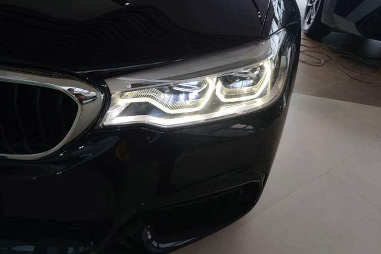 Used BMW 5 Series 2020 530Li Luxury Edition M Sport Package Left Front Headlight