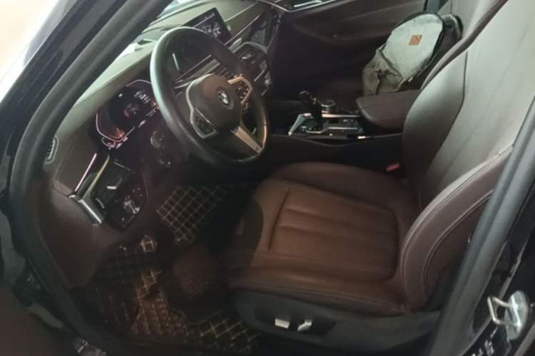 Used BMW 5 Series 2020 525Li M Sport Package Left Front Seat