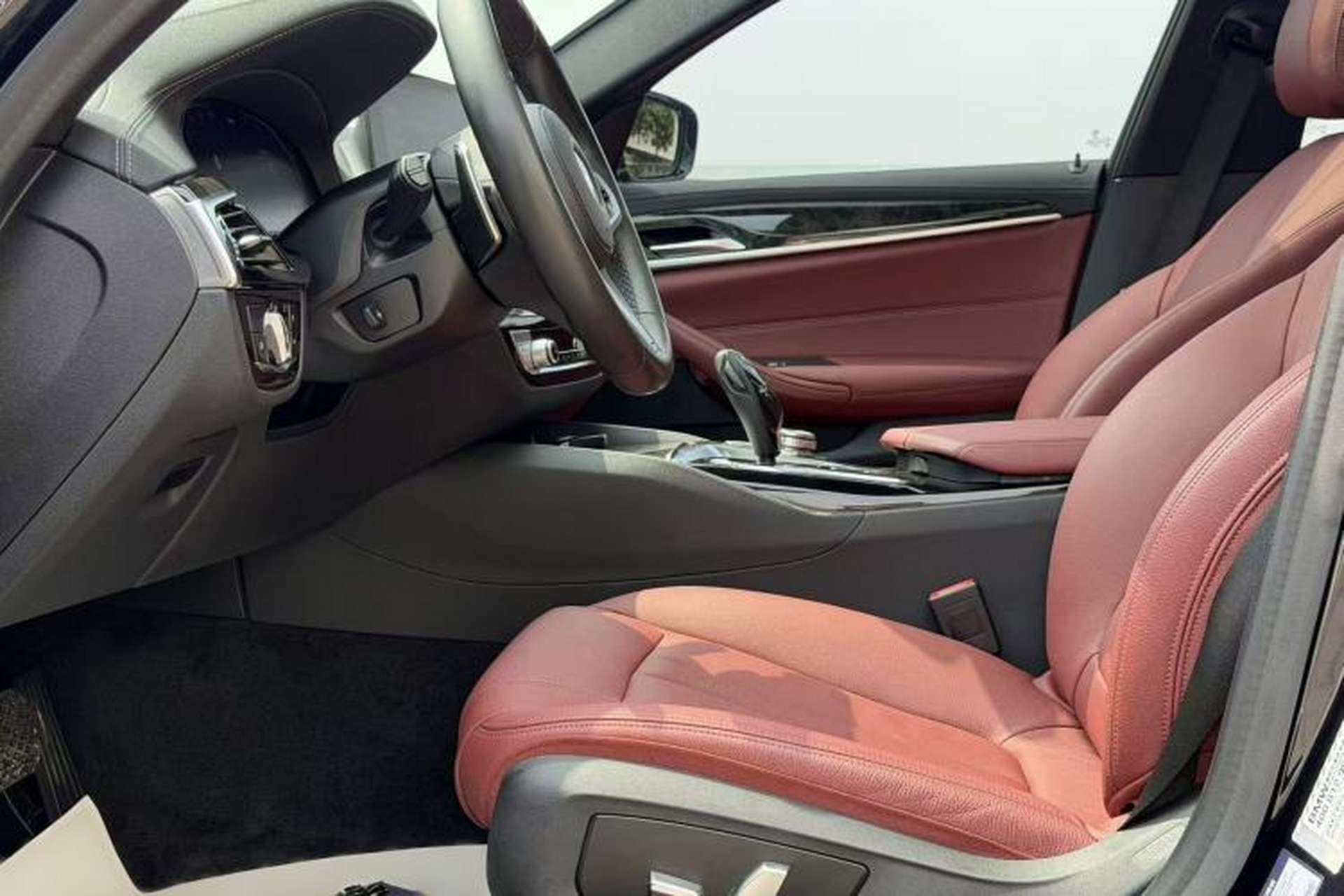 Used BMW 5 Series 2020 530Li Leading Model M Sport Package Left Front Seat