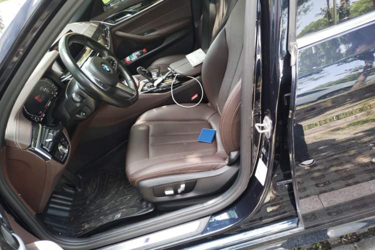 Used BMW 5 Series 2020 525Li M Sport Package Left Front Seat