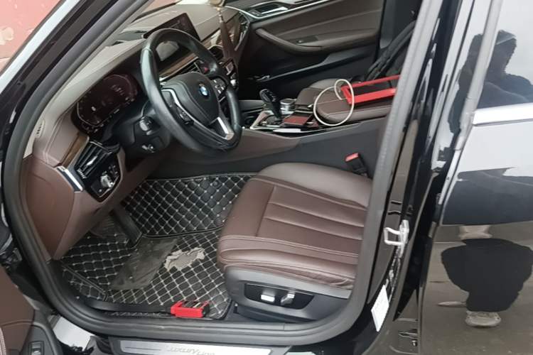Used BMW 5 Series 2020 525Li Luxury Package Left Front Seat