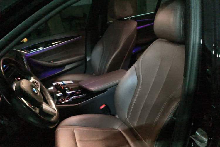 Used BMW 5 Series 2020 525Li M Sport Package Left Front Seat