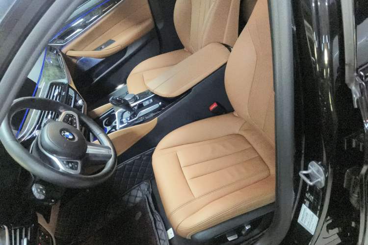 Used BMW 5 Series 2020 530Li Leading Model M Sport Package Left Front Seat