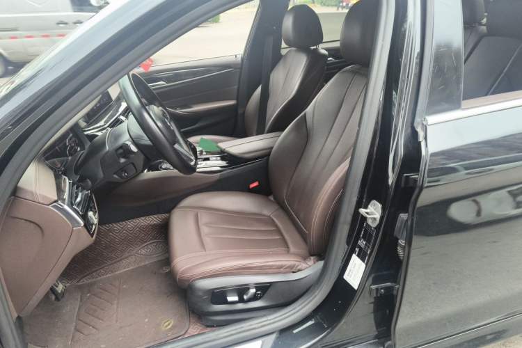 Used BMW 5 Series 2020 525Li M Sport Package Left Front Seat