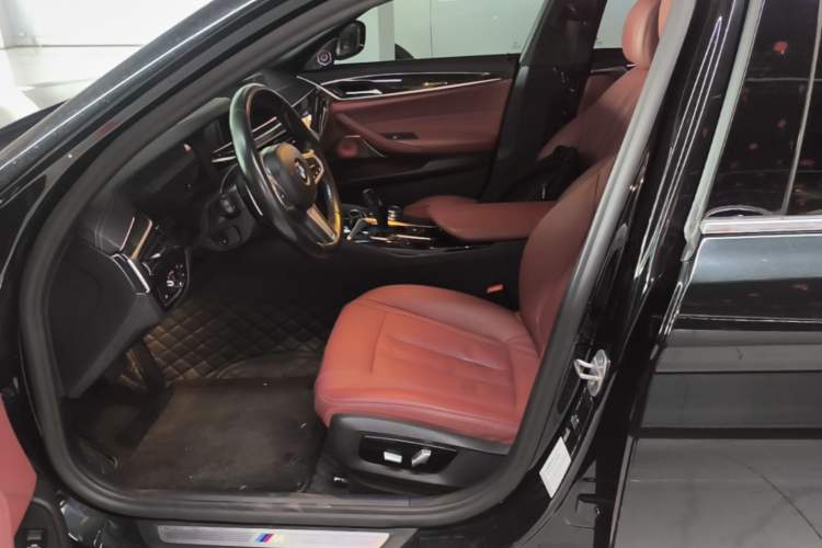 Used BMW 5 Series 2020 530Li Luxury Edition M Sport Package Left Front Seat