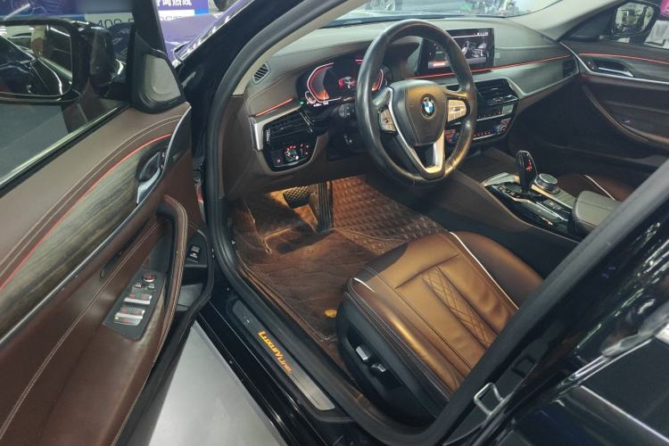 Used BMW 5 Series 2020 530Li xDrive Luxury Package Left Front Seat
