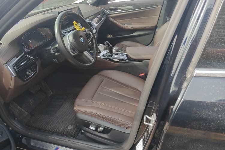 Used BMW 5 Series 2020 525Li M Sport Package Left Front Seat