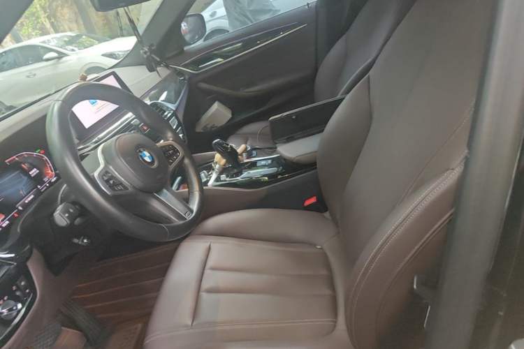Used BMW 5 Series 2020 525Li M Sport Package Left Front Seat