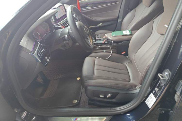 Used BMW 5 Series 2020 525Li M Sport Package Left Front Seat