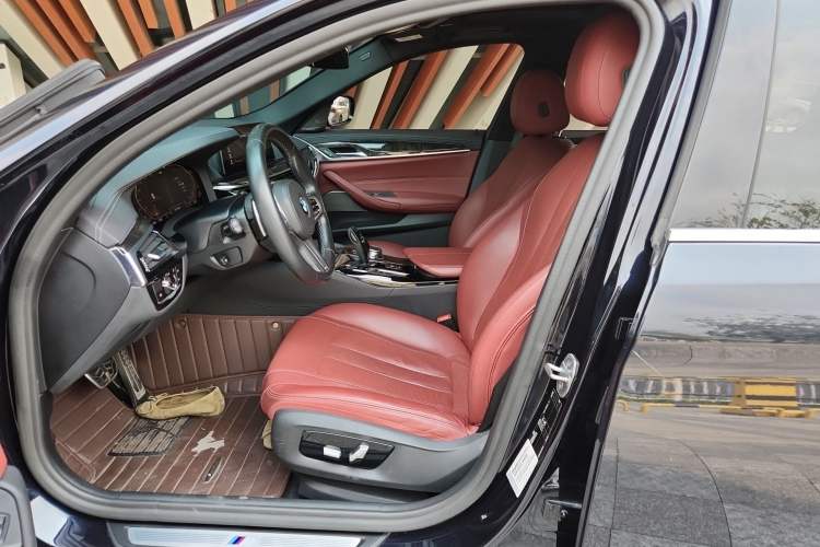 Used BMW 5 Series 2020 530Li Luxury Edition M Sport Package Left Front Seat