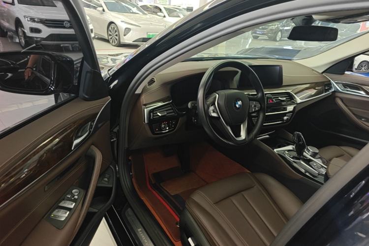 Used BMW 5 Series 2020 525Li Luxury Package Left Front Seat