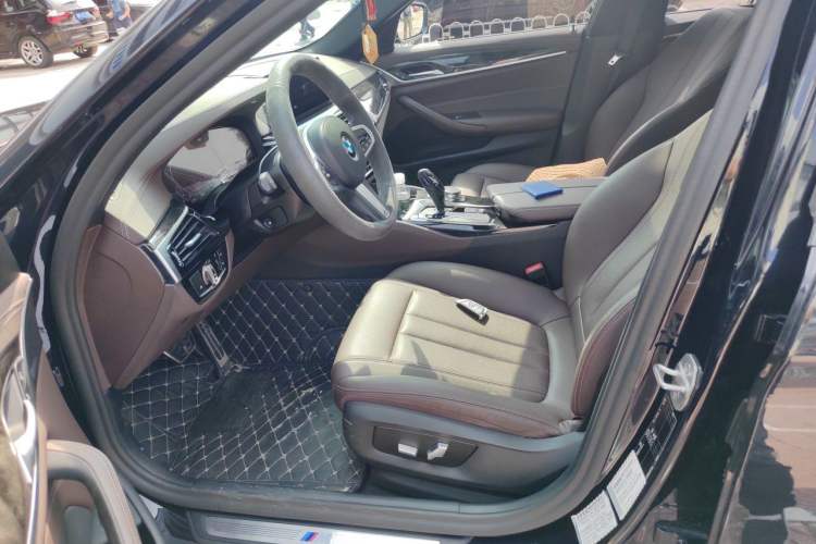 Used BMW 5 Series 2020 525Li M Sport Package Left Front Seat