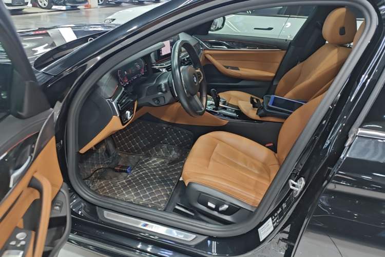 Used BMW 5 Series 2020 530Li xDrive M Sport Package Left Front Seat