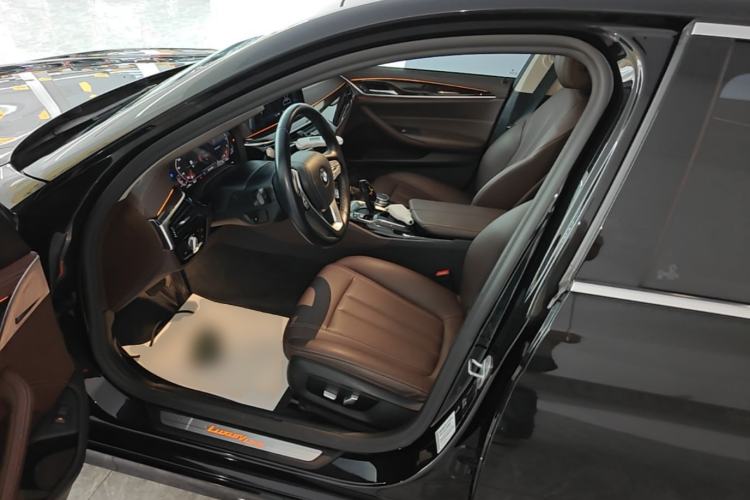 Used BMW 5 Series 2020 525Li Luxury Package Left Front Seat