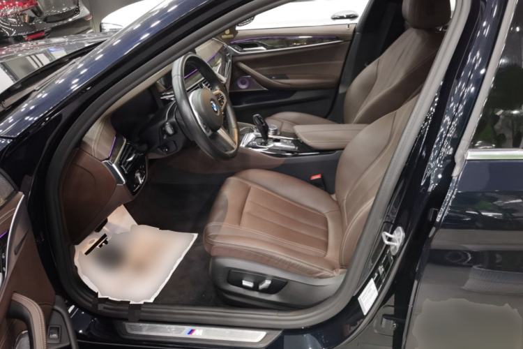 Used BMW 5 Series 2020 525Li M Sport Package Left Front Seat