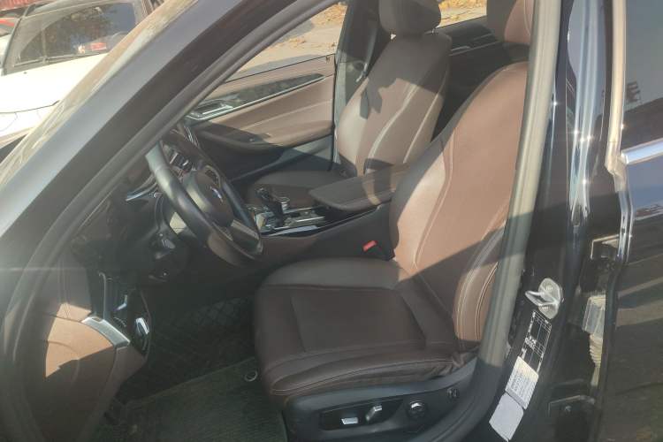 Used BMW 5 Series 2020 525Li M Sport Package Left Front Seat