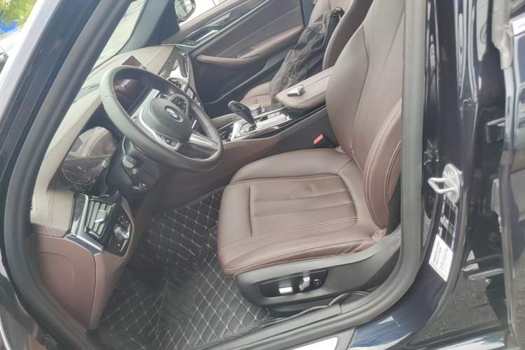 Used BMW 5 Series 2020 525Li M Sport Package Left Front Seat
