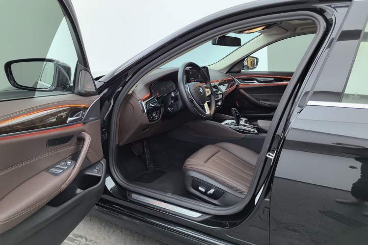 Used BMW 5 Series 2020 525Li Luxury Package Left Front Seat