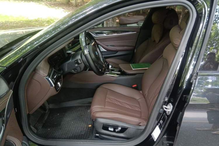 Used BMW 5 Series 2020 525Li M Sport Package Left Front Seat