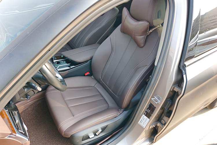 Used BMW 5 Series 2020 525Li Luxury Package Left Front Seat